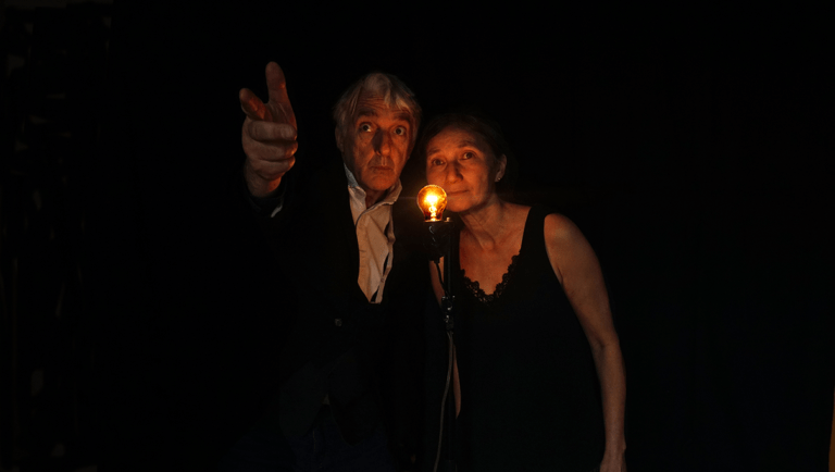 Marie sur le pavé - Photo Gaetan van den Berg